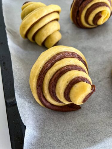 Италиански корнети биколоре или на български двуцветни кифлички