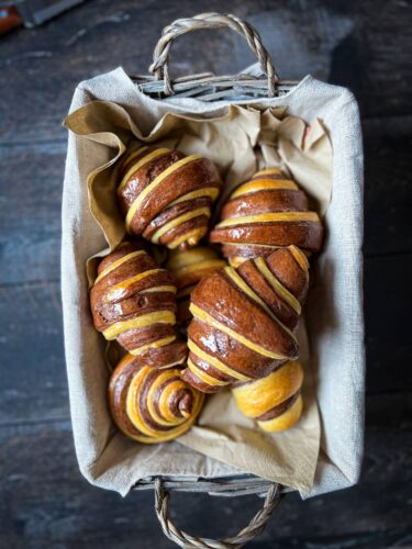 Италиански корнети биколоре или на български двуцветни кифлички