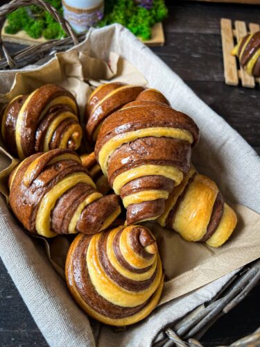 Италиански корнети биколоре или на български двуцветни кифлички