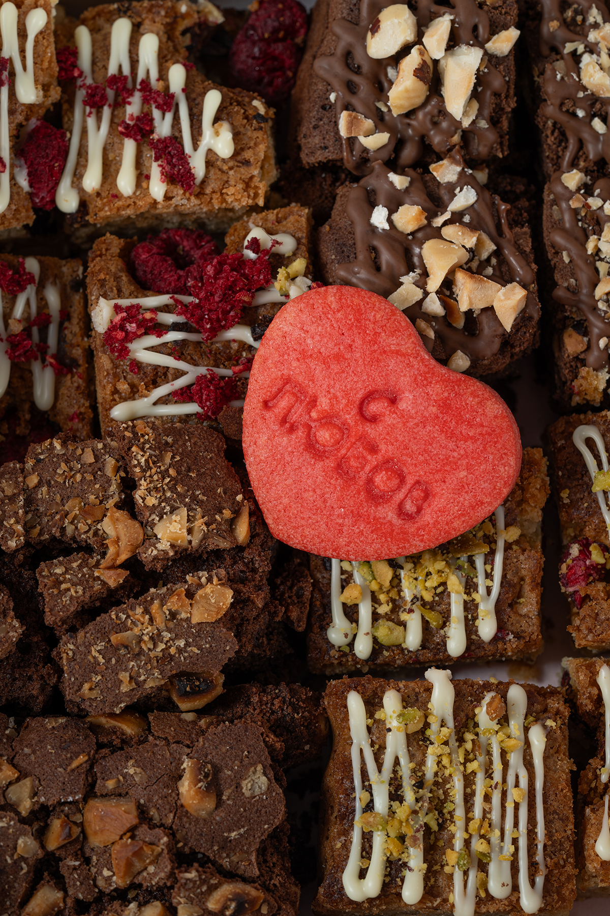 брауни кутия подарък за Свети Валентин и Осми март